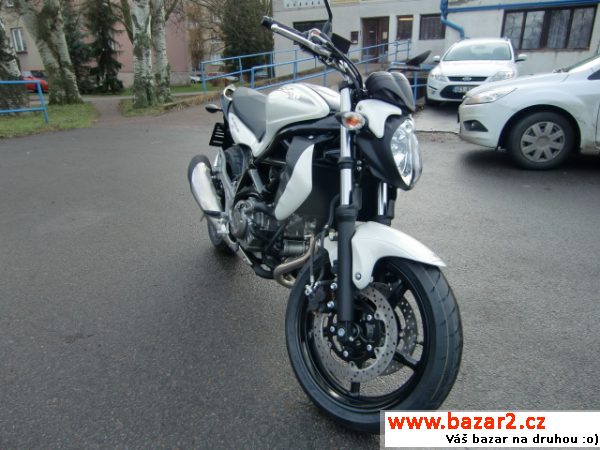 SUZUKI GLADIUS 650