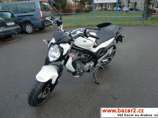 SUZUKI GLADIUS 650