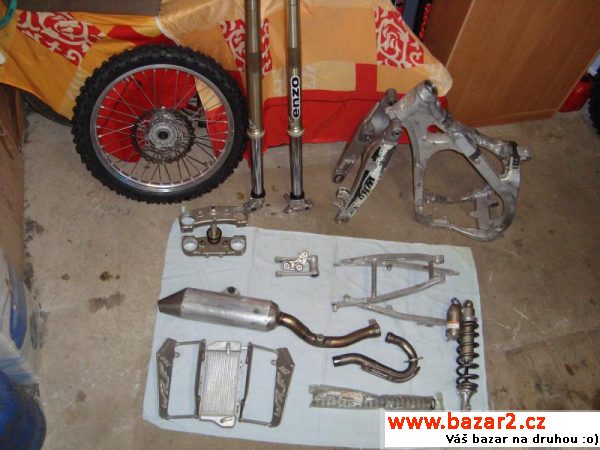 prodám díly yz250f 2007