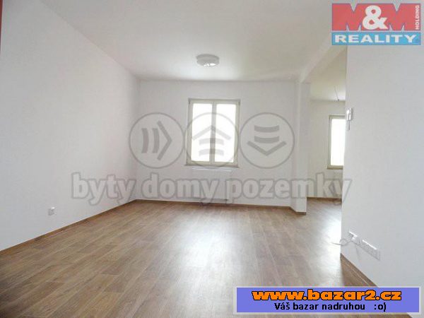 Pronájem, byt 2+kk, 70m2, Hradec K.