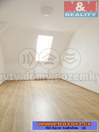 Pronájem, byt 2+kk, 70m2, Hradec K.