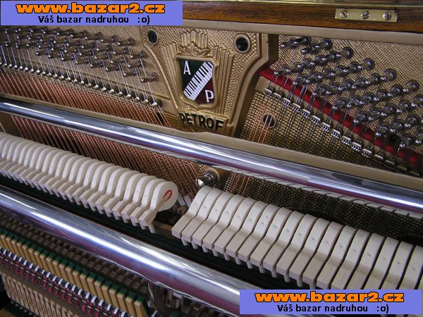 Prodám nové pianino zn.Petrof mod.134