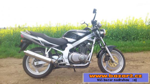 Suzuki GS 500e