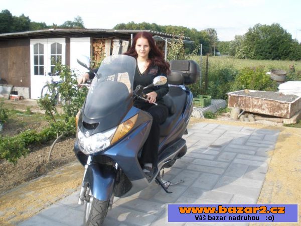 Prodám Suzuki Burgman 400, r.v. 2003 s el.vstřikováním.