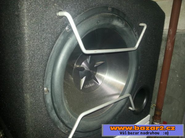 Kvalitní subwoofer Clarion 