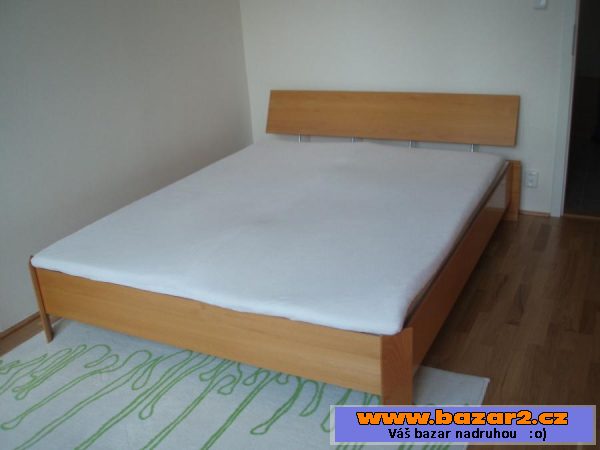 Komplet: 2 skříně + manž. postel