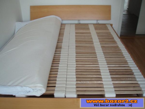 Komplet: 2 skříně + manž. postel