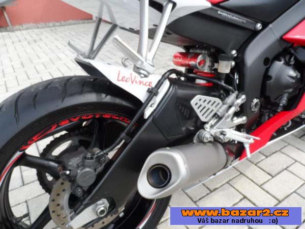 YAMAHA YZF-R6
