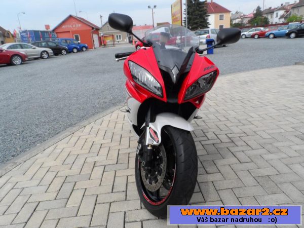 YAMAHA YZF-R6