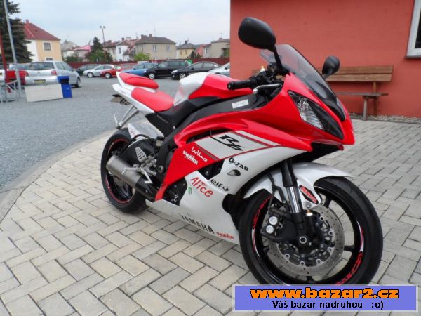 YAMAHA YZF-R6