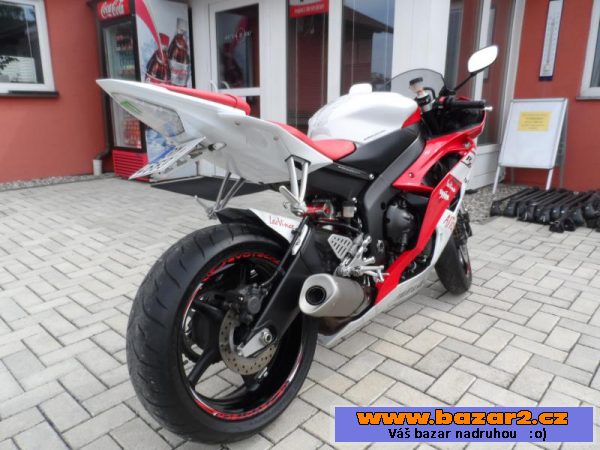 YAMAHA YZF-R6